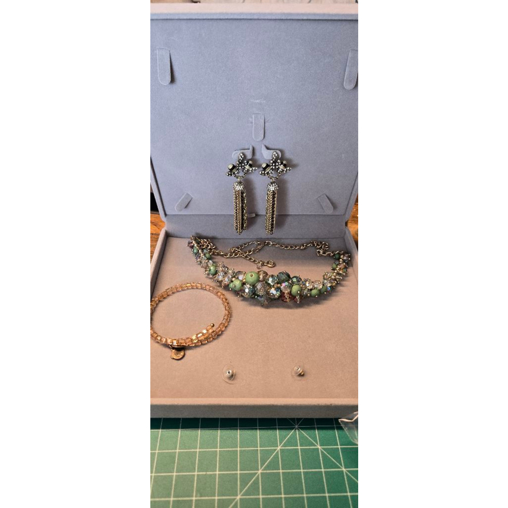 Jewelry bundle set bee earrings crystals bracelet and necklace pre-owned